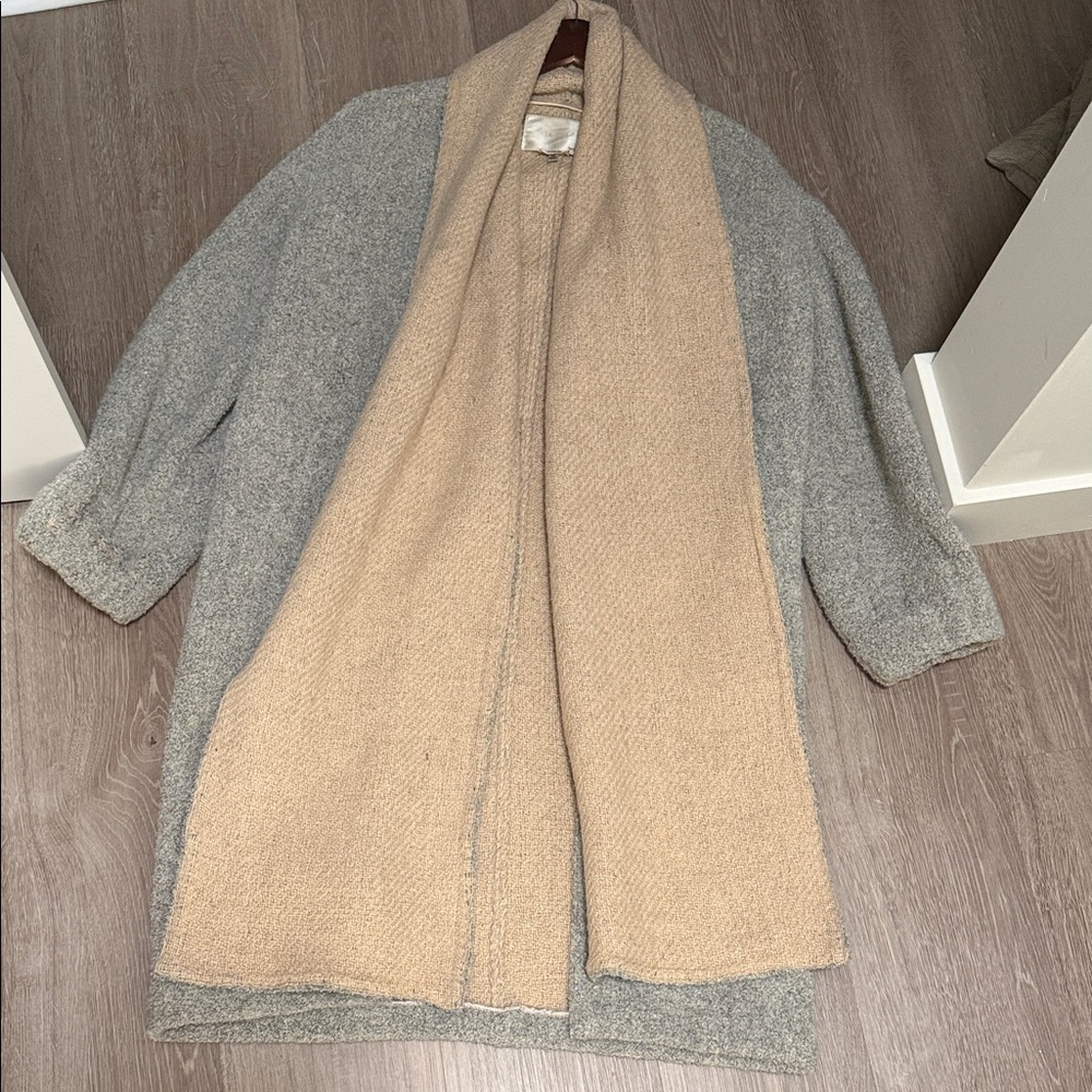 Aritzia Gray and Tan Cardigan